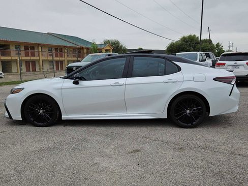 Used 2022 Toyota Camry XSE image 3