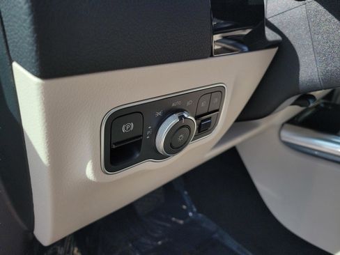 Certified 2026 Mercedes-Benz GLA 250 image 25