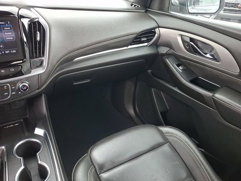 Used 2023 Chevrolet Traverse LT AWD/4WD image 17