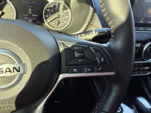 Used 2020 Nissan Sentra SR w/ Premium Package FWD image 22