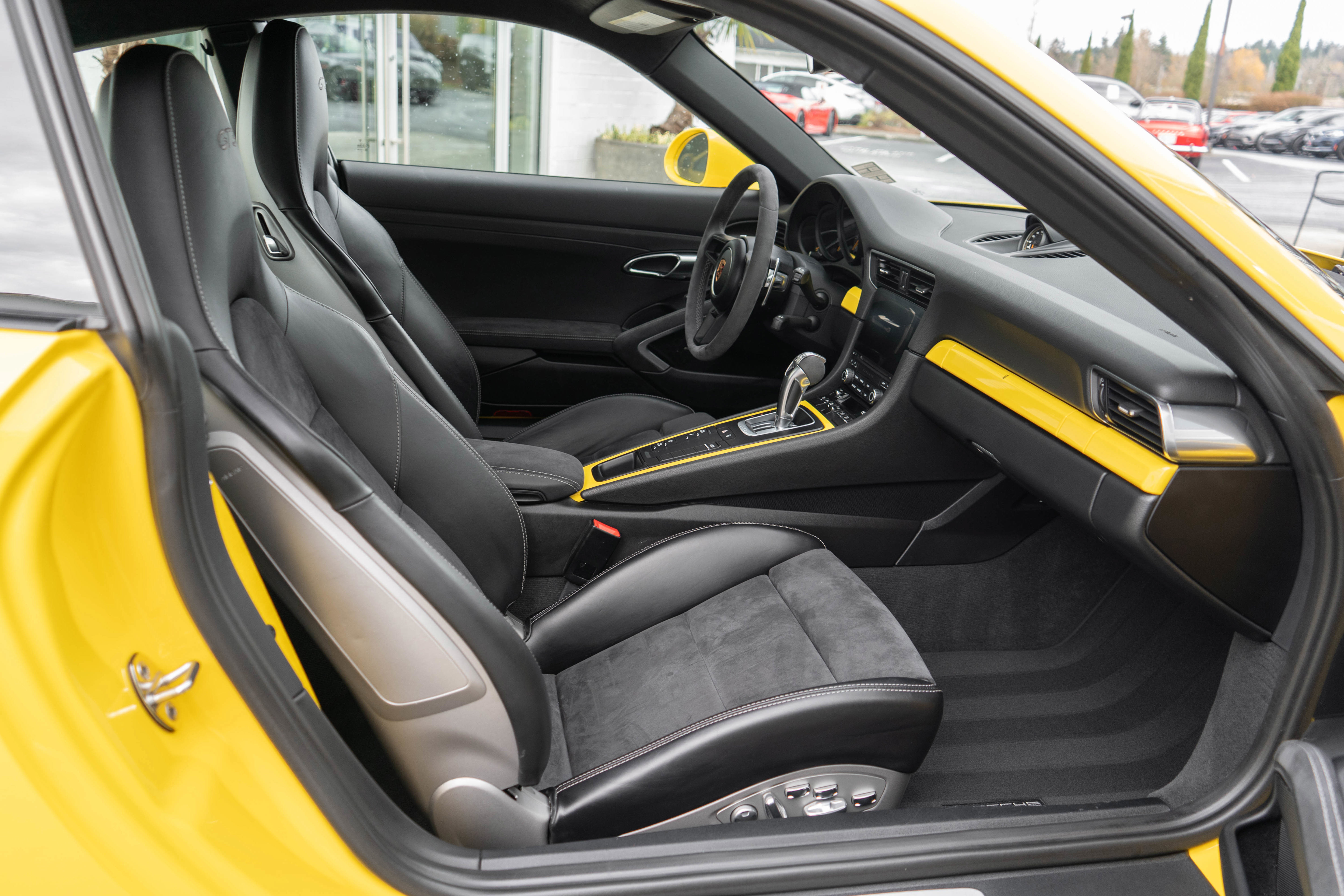 Used 2018 Porsche 911 GT3 w/ Sport Chrono Package RWD image 29