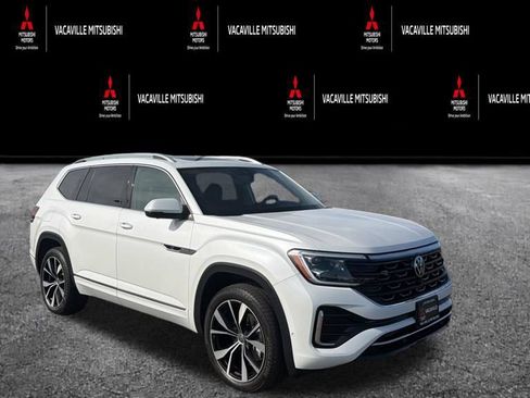 Used 2024 Volkswagen Atlas SEL Premium R-Line AWD/4WD image 2