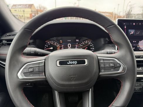 Used 2024 Jeep Compass Trailhawk AWD/4WD image 31