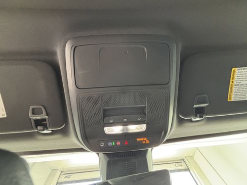 Used 2025 Chevrolet Equinox LT w/ Convenience Package II image 16