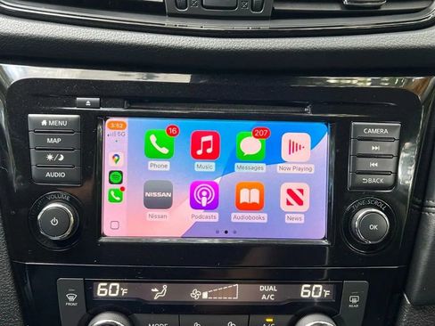 Used 2019 Nissan Rogue SL w/ Premium Package image 5