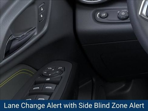 New 2026 Chevrolet Trax ACTIV w/ Sunroof Package FWD image 25