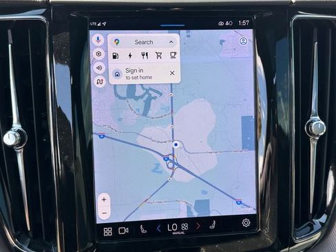 Used 2022 Volvo XC60 T8 R-Design w/ Advanced Package image 31