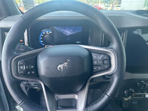 Used 2023 Ford Bronco Badlands image 14