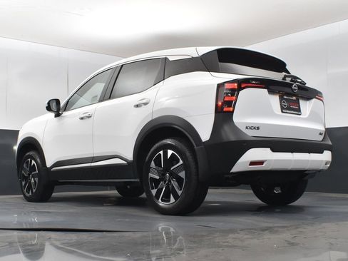 New 2025 Nissan Kicks SV image 40