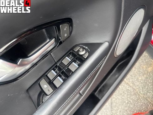 Used 2019 Land Rover Range Rover Evoque HSE AWD/4WD image 11