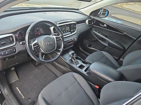 Used 2020 Kia Sorento LX w/ LX I4 Convenience Package image 10