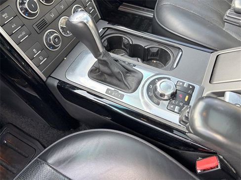 Used 2011 Land Rover Range Rover HSE image 8