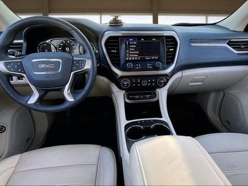 Used 2023 GMC Acadia Denali w/ Denali Ultimate Package image 16