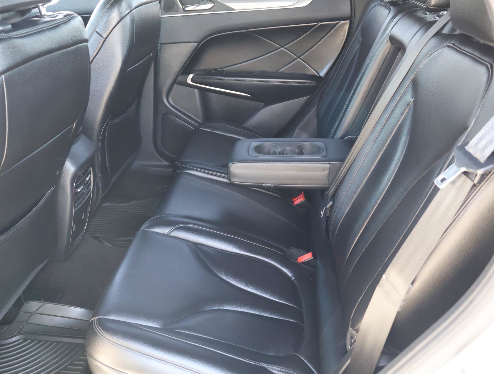 Used 2019 Lincoln MKC Premiere FWD image 18