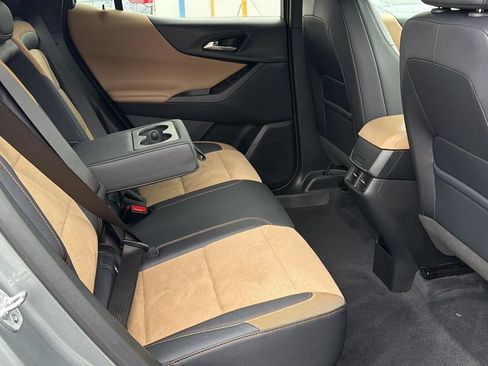 Used 2025 Chevrolet Equinox ACTIV FWD image 11