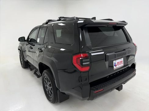 Used 2026 Toyota 4Runner SR5 AWD/4WD image 38