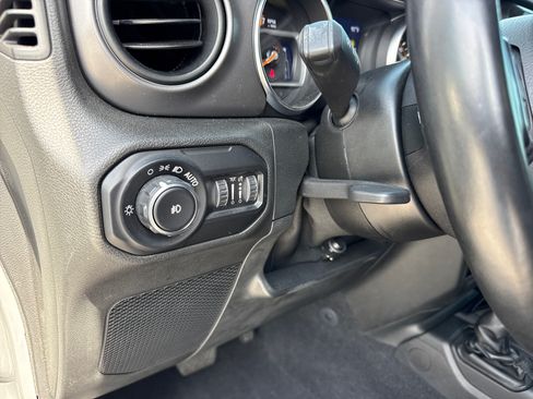Used 2021 Jeep Wrangler Unlimited Sport AWD/4WD image 35