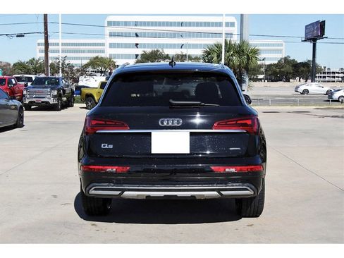 Used 2021 Audi Q5 2.0T Premium w/ Convenience Package image 5