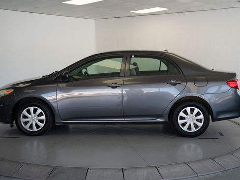Used 2009 Toyota Corolla FWD image 4