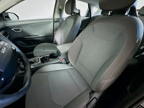 Used 2025 Kia K4 LXS image 13