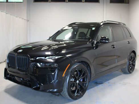 Used 2024 BMW X7 xDrive40i w/ M Sport Package AWD/4WD image 1