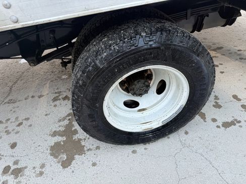 Used 2016 Ford E-450 and Econoline 450 Super Duty image 9