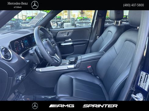 Used 2021 Mercedes-Benz GLB 250 4MATIC image 9