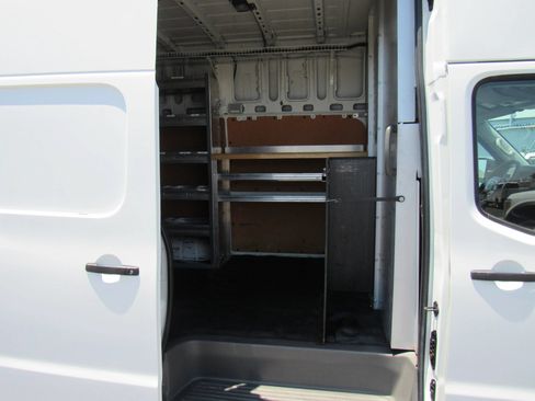 Used 2017 Nissan NV 3500 SV RWD image 17