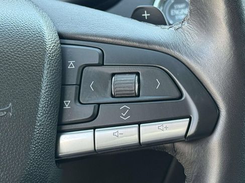 Used 2023 Cadillac XT4 Premium Luxury w/ Cold Weather Package AWD/4WD image 20