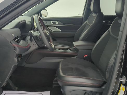 Used 2025 Ford Explorer ST image 12