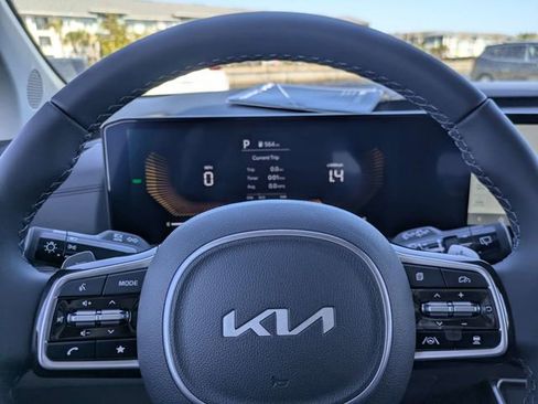 New 2026 Kia Carnival LXS FWD image 31