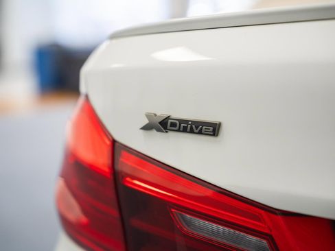 Used 2018 BMW M550i xDrive image 7