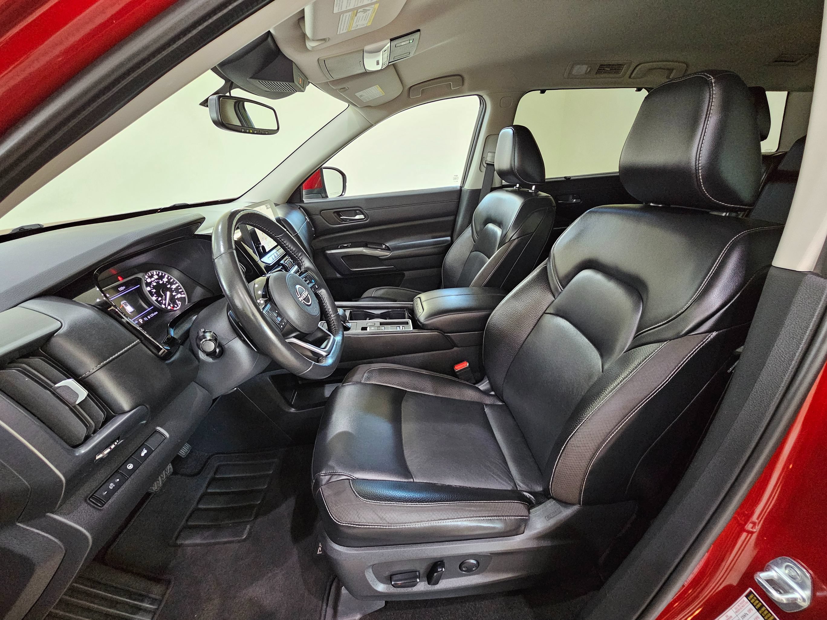 Used 2022 Nissan Pathfinder SL FWD image 15