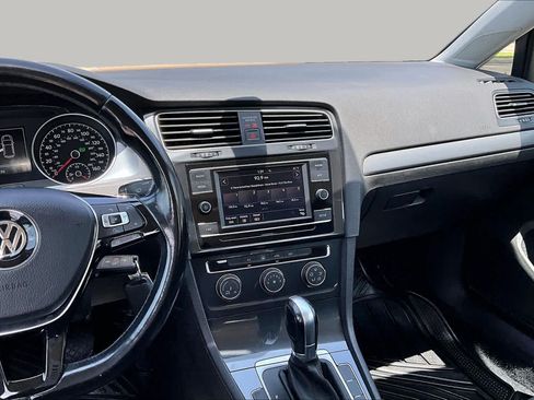Used 2018 Volkswagen Golf S FWD image 7