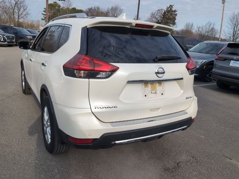 Used 2020 Nissan Rogue SV image 6