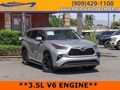 Used 2022 Toyota Highlander LE