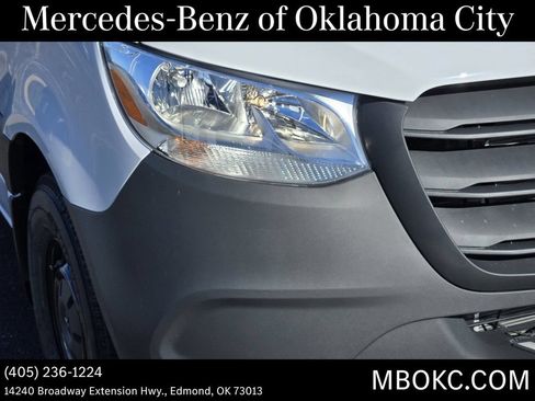 Used 2025 Mercedes-Benz Sprinter 2500 image 6