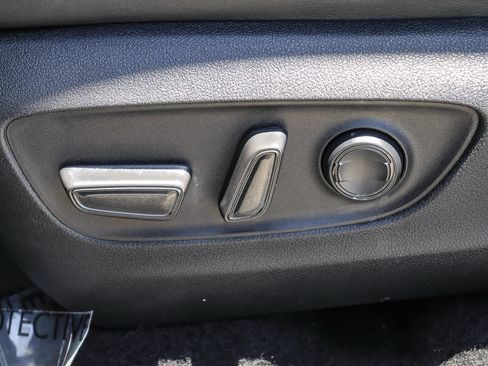 Used 2022 Toyota RAV4 XLE Premium FWD image 21