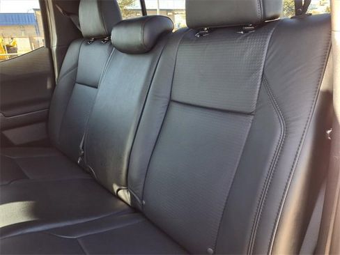 Used 2021 Toyota Tacoma TRD Sport image 10