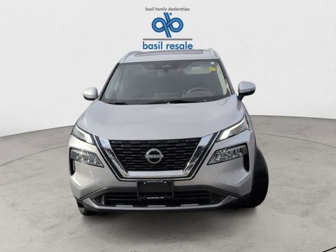 Used 2023 Nissan Rogue SL w/ SL Premium Package image 8