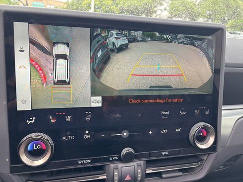 Used 2024 Lexus GX 550 w/ Accessory Package (Z1) AWD/4WD image 17
