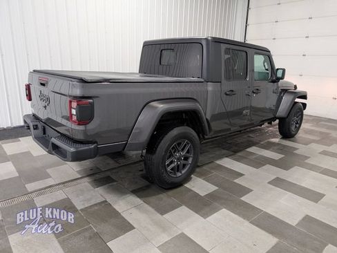 Used 2024 Jeep Gladiator Sport AWD/4WD image 5