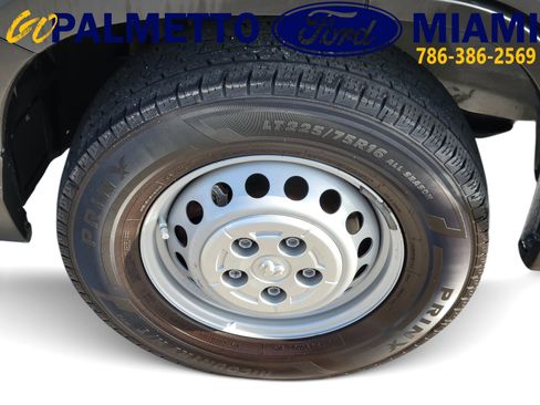 Used 2025 RAM ProMaster 2500 w/ Convenience Group FWD image 13
