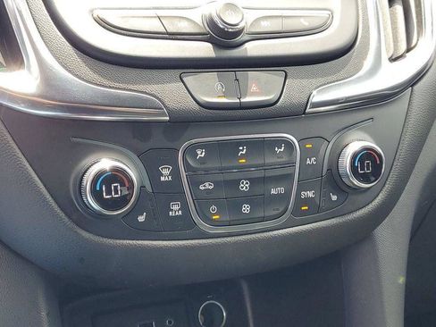 Used 2024 Chevrolet Equinox LT FWD image 16