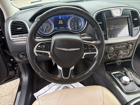 Used 2015 Chrysler 300 C RWD image 21