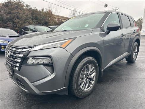 Used 2024 Nissan Rogue S image 7