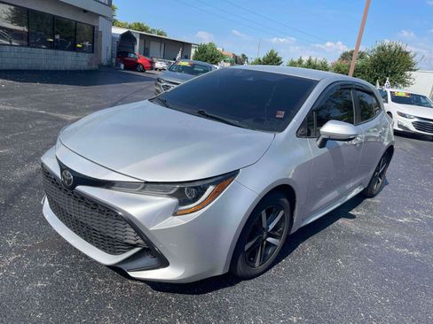 Used 2020 Toyota Corolla SE w/ SE Preferred Package FWD image 3