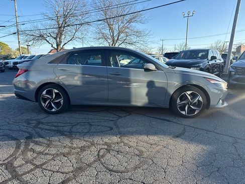 Used 2021 Hyundai Elantra Limited FWD image 5
