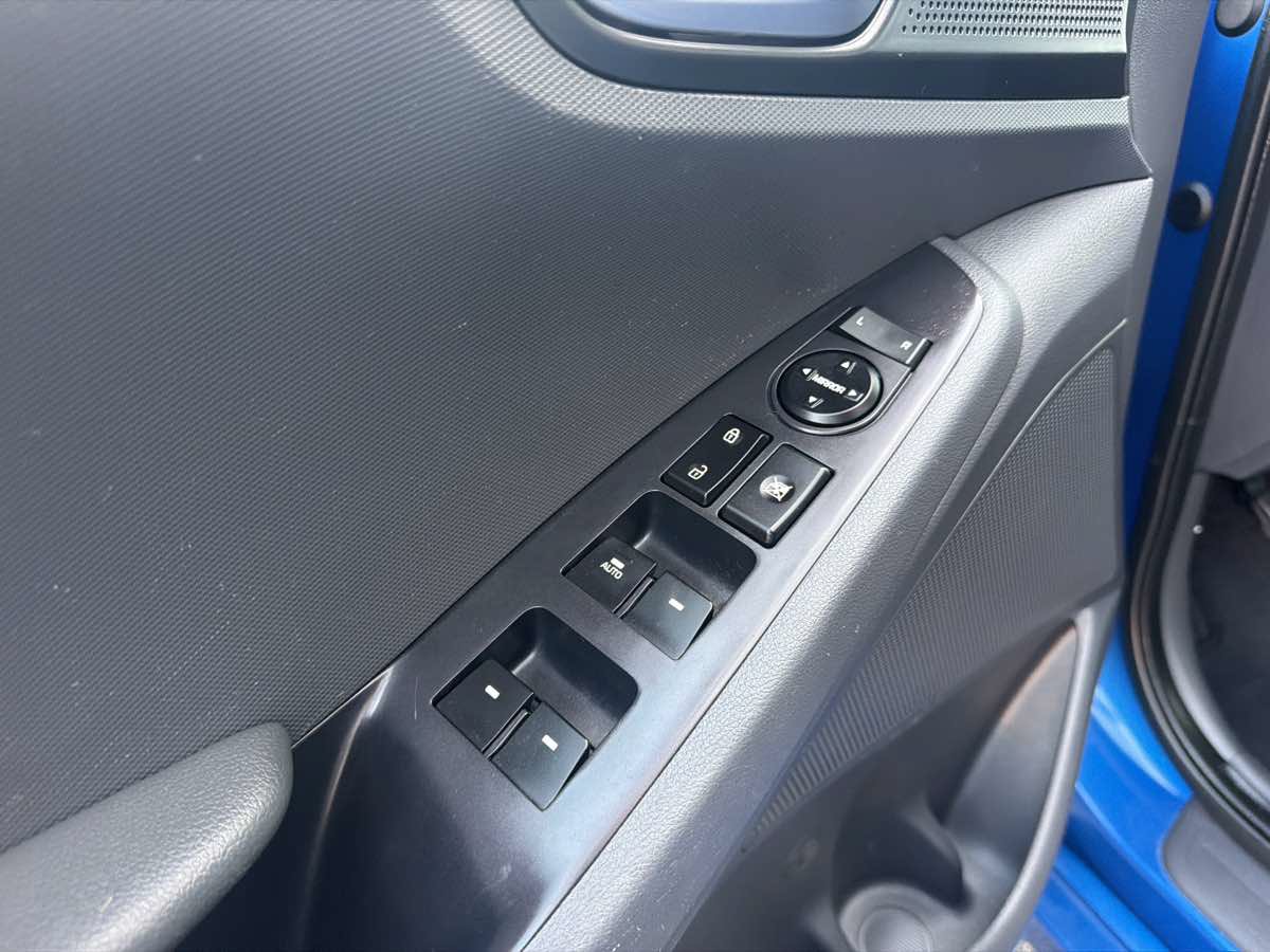 Used 2017 Hyundai Ioniq SEL FWD image 28