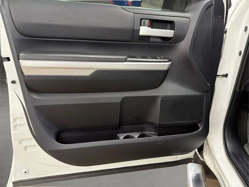Used 2015 Toyota Tundra SR5 w/ SR5 Upgrade Package RWD image 32